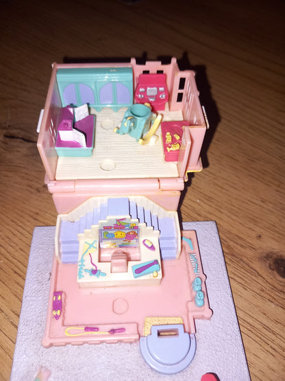 Polly pocket