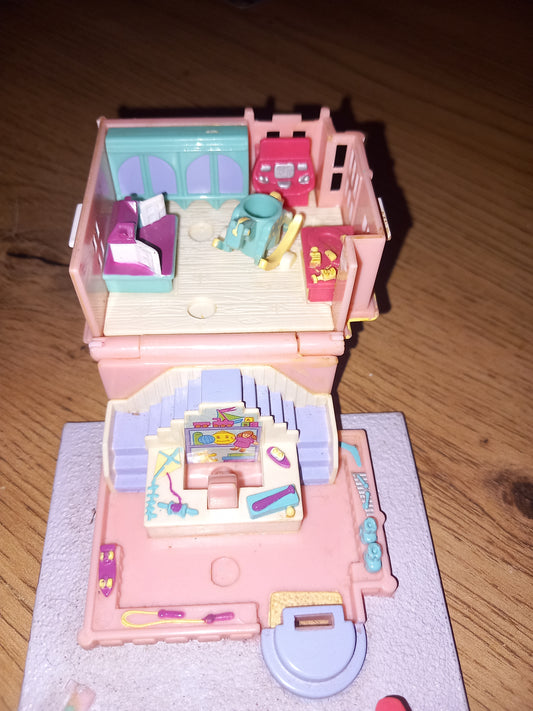 Polly pocket